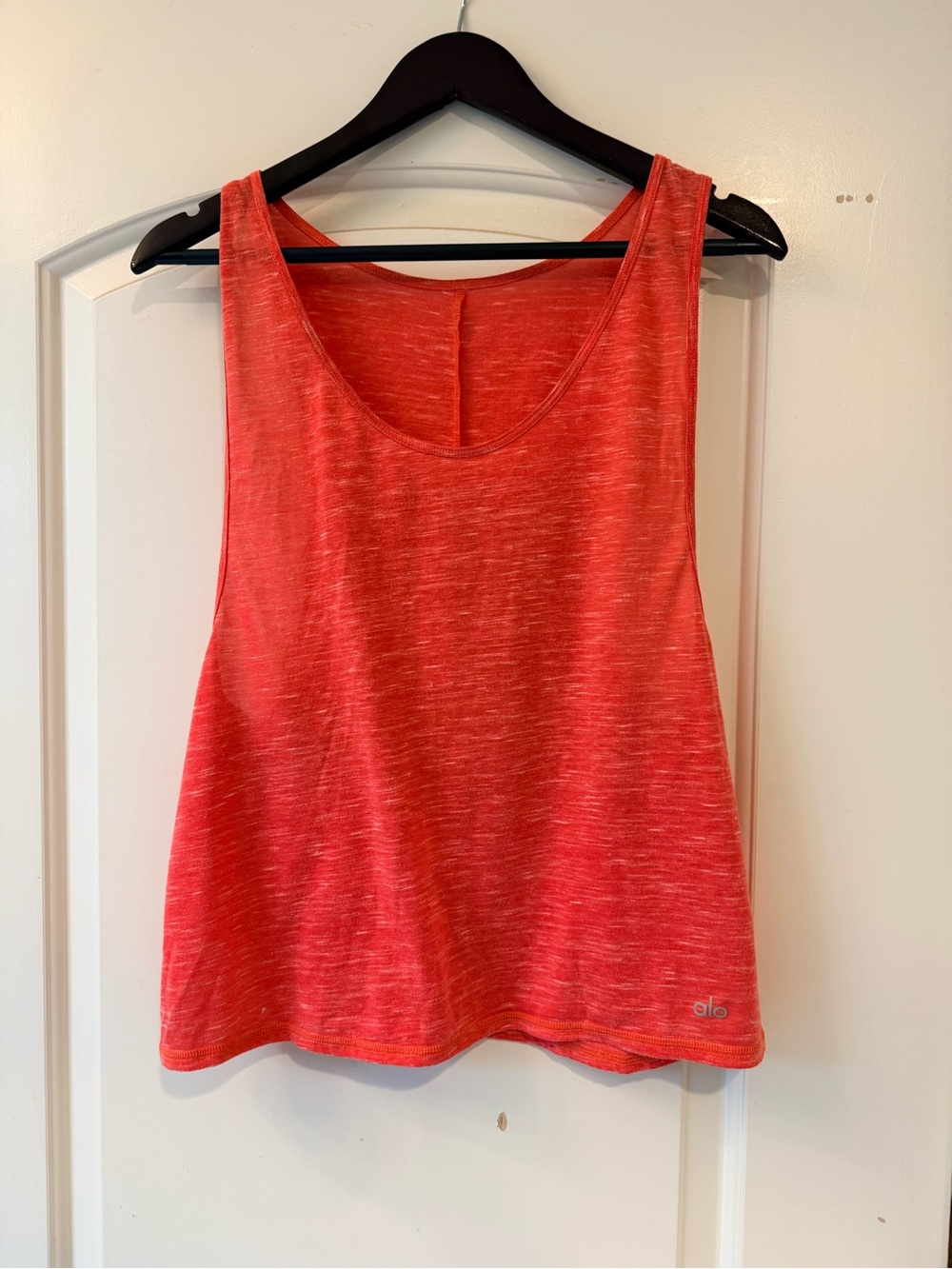 ALO Yoga Women’s Coral-Red Scoop Neck Tank